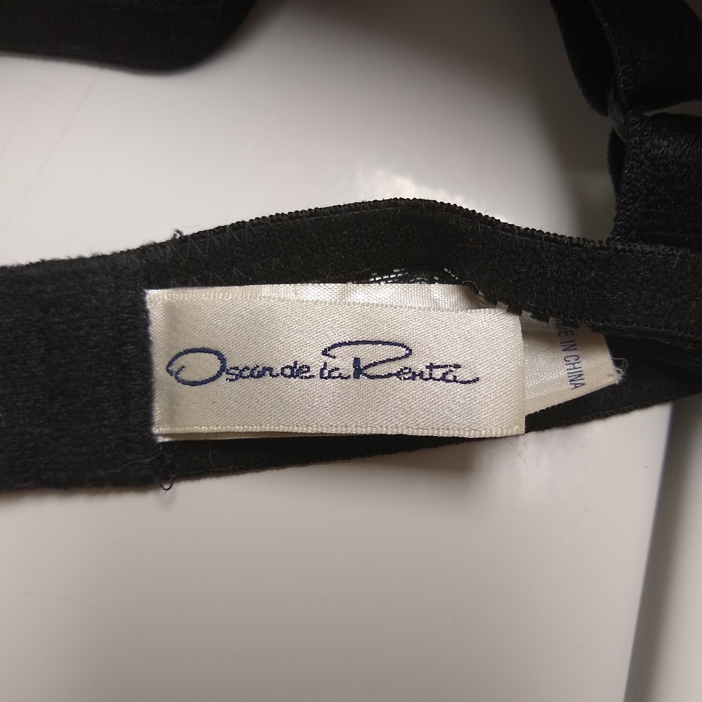 Oscar de la Renta 36a Underwire Bra - Picture 7 of 7